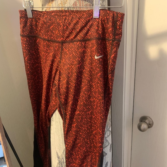 Nike Leggings - Picture 2 of 5